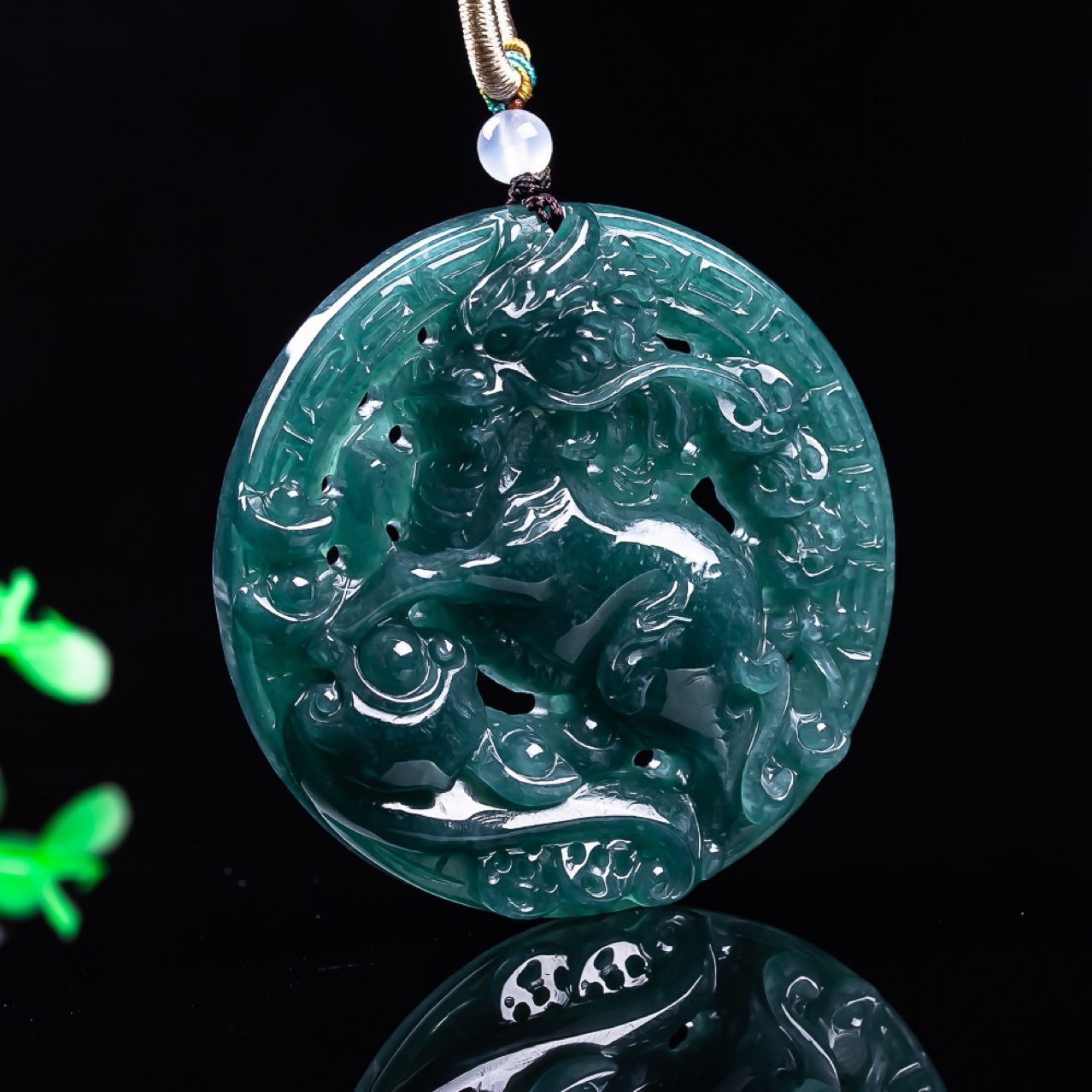 Vintage Fashion - Myanmar Jadeite Dragon Pendant Necklace Vintage