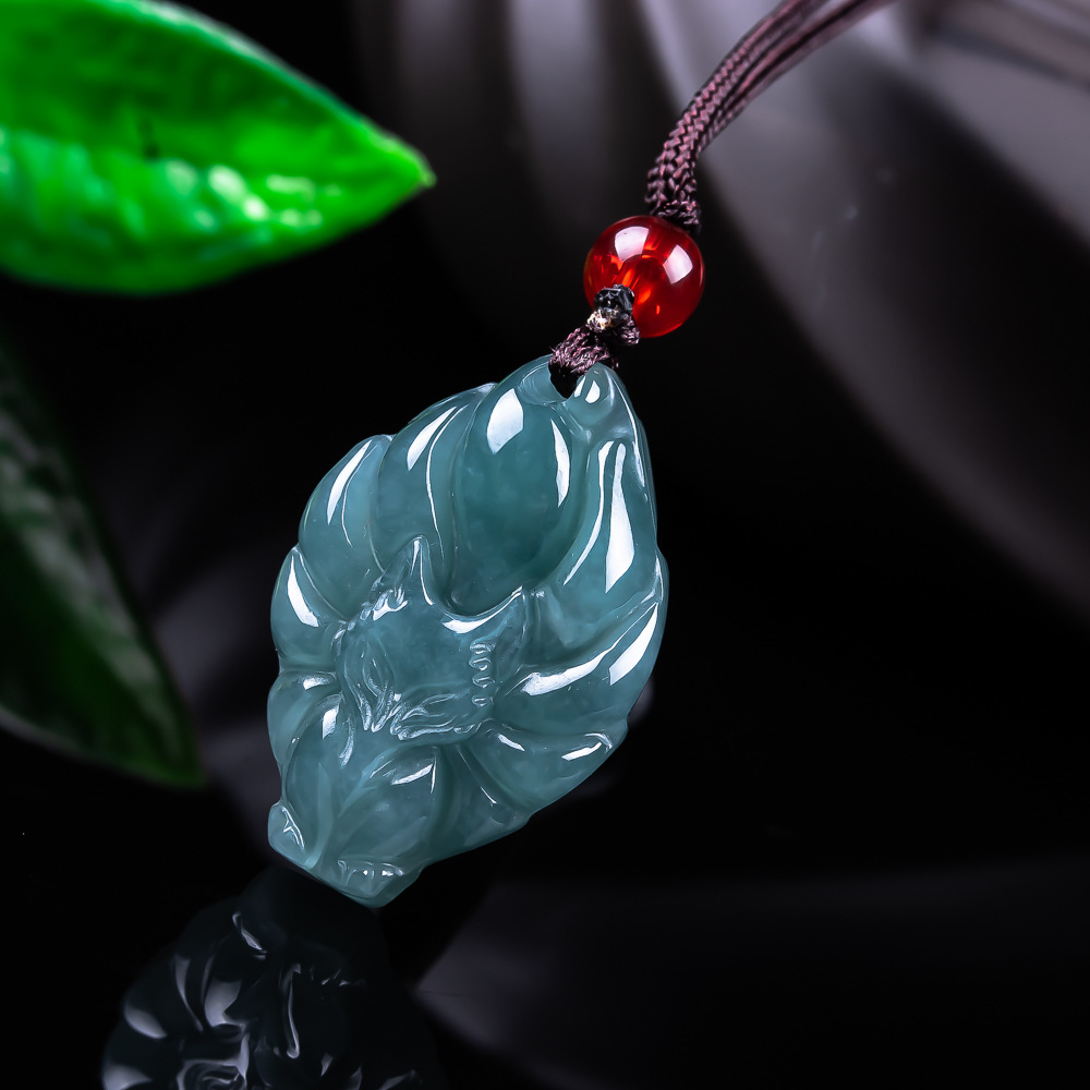 Vintage Fashion - Natural Burmese Jadeite Fox Pendant Necklace