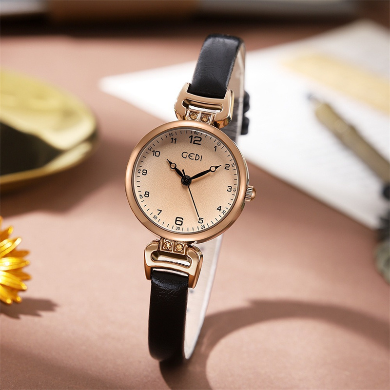 Vintage Fashion Old Money - Retro Small Round Dial Leather Strap