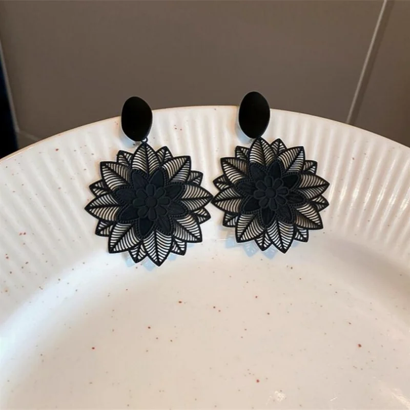 Vintage Fashion Korea - Retro Fashion Black Hollow Lace Flower