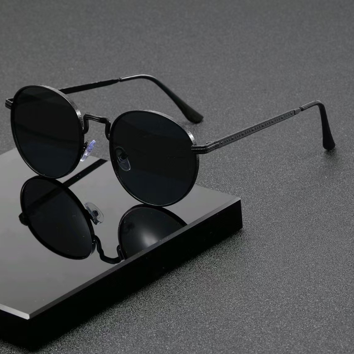 Vintage Fashion Ai - Fashion Classic Round Sunglasses Men Women