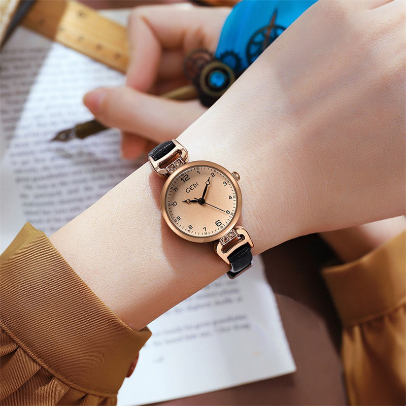 Retro Small Round Dial Leather - Vintage Fashion Old Money 评论和价格