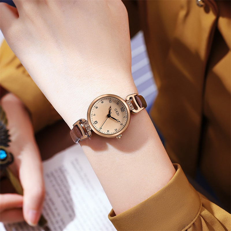 Retro Small Round Dial Leather - Vintage Fashion Old Money 评论和价格