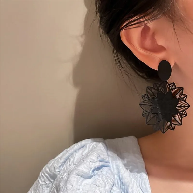 Retro Fashion Black Hollow Lac - Vintage Fashion Korea 评论和价格