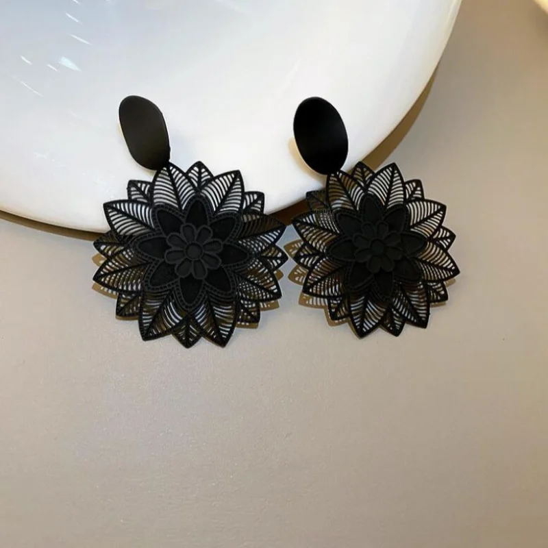 Retro Fashion Black Hollow Lac - Vintage Fashion Korea 评论和价格