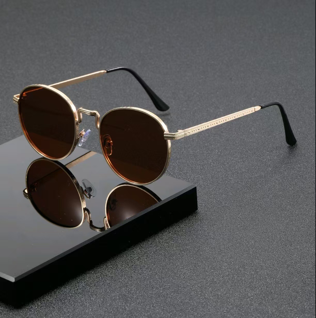 Fashion Classic Round Sunglass - Vintage Fashion Ai 评论和价格